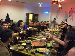 聚会中-叉叉裤鲜火锅(空港新城店)