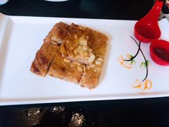 -河畔春天时尚餐厅