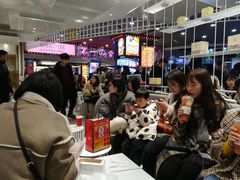 等位区-奈雪的茶(湖滨银泰in77C区PRO店)