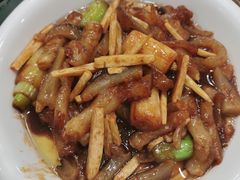 葱烤蹄筋海参-華僑飯店中餐厅