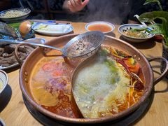 -洱火云南酸菜牛肉火锅(石景山当代商城店)