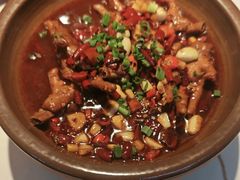 -阿瓦山寨·湘菜现炒·剁椒鱼头王(咸阳总店)