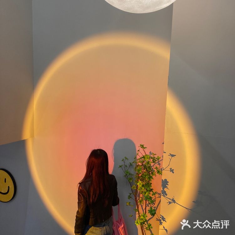 柳州探店🍔卡通动画般的汉堡店谁看了不迷糊