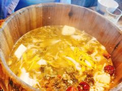 木桶酸菜鱼-中8楼风尚云南菜(颐堤港店)