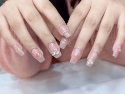 -董小姐日式美甲美睫·皮肤管理