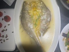绍兴花雕蒸大黄鱼-荣品荟·融合餐厅(月湖广场店)