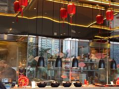 -大中华希尔顿酒店-念自助餐·嗨啤·小龙虾