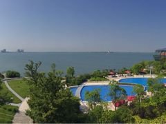 -上海滴水湖皇冠假日酒店