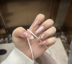 -瞧·享轻奢美甲美睫