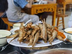 -黄利砖万峰林布依特色酸笋牛肉馆