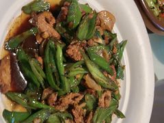-阿瓦山寨·湘菜现炒·剁椒鱼头王(咸阳总店)