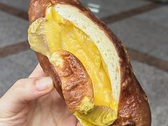 大蒜切达芝士碱水-佐敦面包铺·JORDAN BAKERY