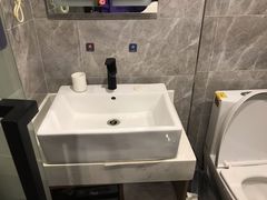 -逸米精选公寓(广州火车站西村地铁站店)