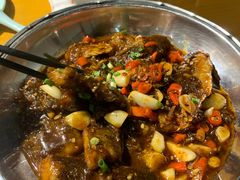-国庆鱼头鱼尾馆(盛世华庭店)