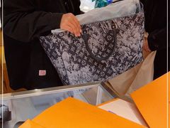 -LV路易威登(德基广场店)