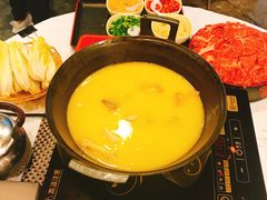 -鲜入围煮花胶鸡海鲜火锅