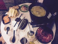 -鲜入围煮花胶鸡海鲜火锅