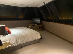 -上海滴水湖皇冠假日酒店