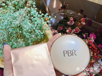 延展性不错，按一下拍半脸完全没问题的