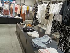 -URBAN REVIVO(欢乐海岸购物中心店)