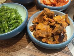 -明洞阿姨·韩式酱蟹烤肉·创意料理(三元桥店)