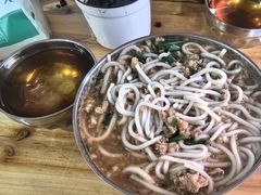 -正宗杨记普洱酸醋米线(总店)