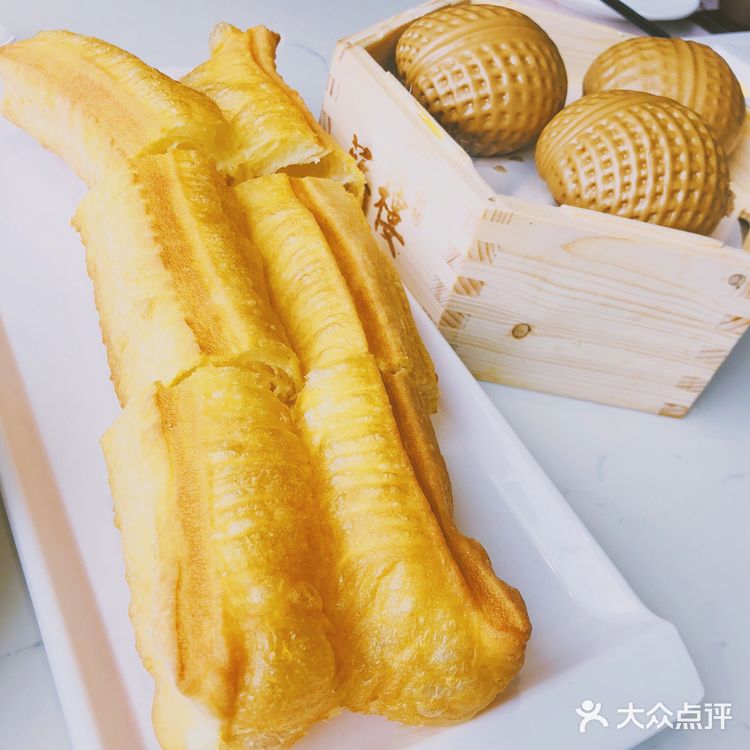 服务生会帮忙泡茶，很舒适哦
