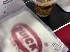 -上海跨国采购会展中心