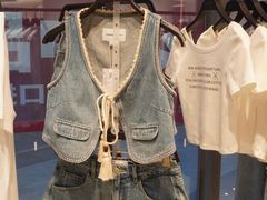 -URBAN REVIVO(上海中庚漫游城店)