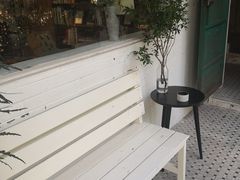 -彳亍咖啡·这里(水湾路店)