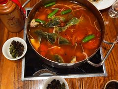 -苗家大院酸汤鱼(贵阳北站店)