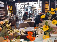 -钟书阁(松江泰晤士小镇店)