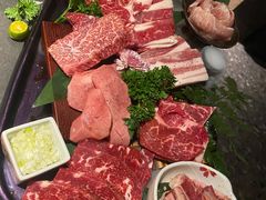 -铭牛烧肉·和牛海鲜自助(高新月牙湖店)