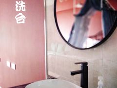 -拾光序城市高空观景民宿(贵阳小河长江路地铁站店)