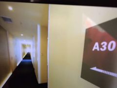 -卡罗酒店(东门晒布地铁站店)