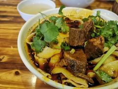 牛肉刀削面-秦云老太婆摊摊面(蓝光锦绣店)