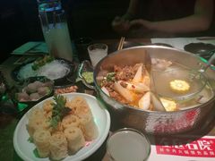 -左庭右院鲜牛肉火锅(金山万达店)