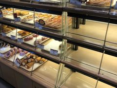 面包甜点陈列柜-山崎面包(苏州中心店)