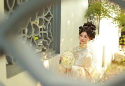 -一揽芳华汉服旗袍体验馆(拙政园店)