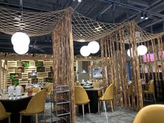 大堂-日进一片海.生腌海鲜火锅.宵夜烧烤(三里屯总店)