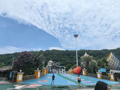 -平湖九龙山乐满地水上乐园