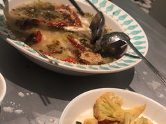 -姚姚酸菜鱼·金戈戈香港豉油鸡(喜荟城联名店)