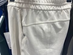 -lululemon(比斯特购物村店)