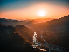 -燕子河大峡谷天坑仙境