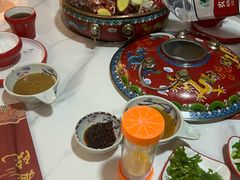 -毛辣果·贵州红酸汤牛肉火锅(西单店)