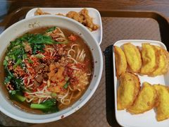 -爆炸头阿姨小四川正宗川味小吃(无任何分店)