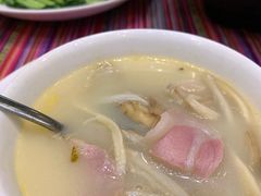 竹筒山珍汤-香巴拉云南餐厅(华莱坞店)