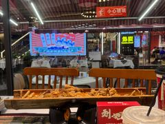 -刘姐啤酒鱼民族演艺餐厅(西街总店)