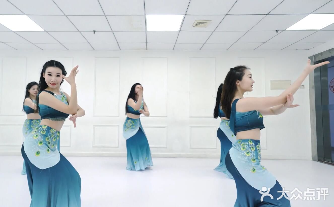 越努力，越幸运；越自律，越优秀
