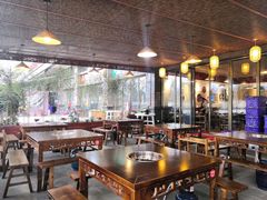 大堂-岳记兴隆·青城腊排铜火锅(融创店)